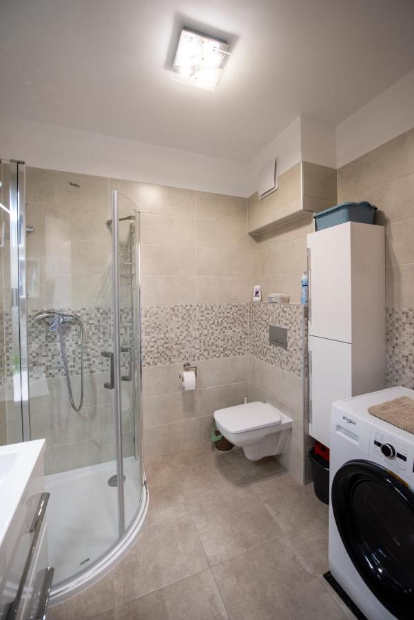 Zsuka Apartman Free Parking 페치 외부 사진