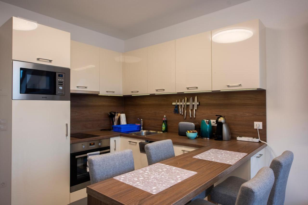 Zsuka Apartman Free Parking 페치 외부 사진