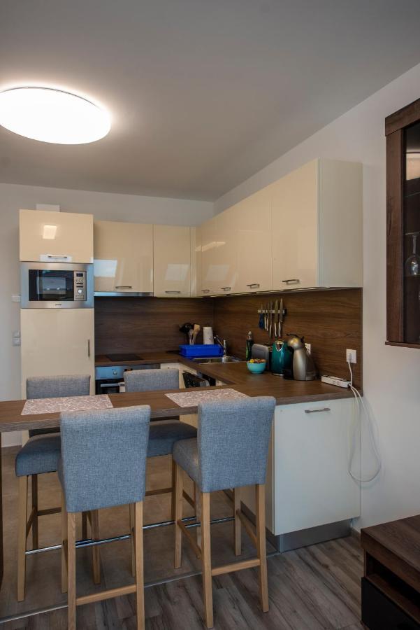 Zsuka Apartman Free Parking 페치 외부 사진