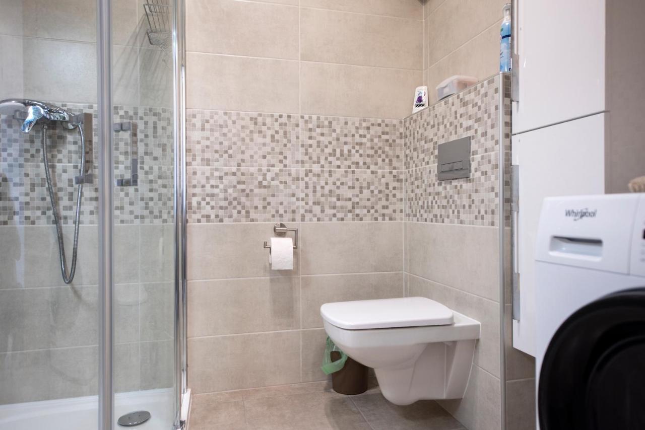Zsuka Apartman Free Parking 페치 외부 사진